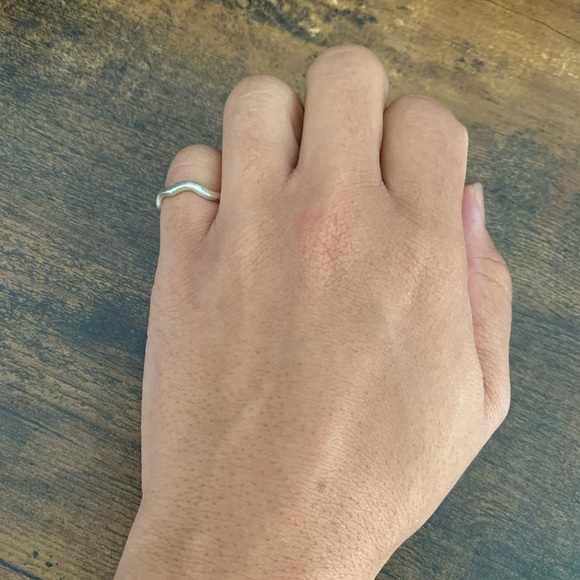 Sterling silver wavy ring! - Picture 4 of 8